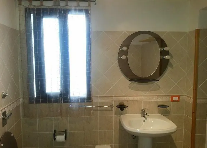 Celebrity House